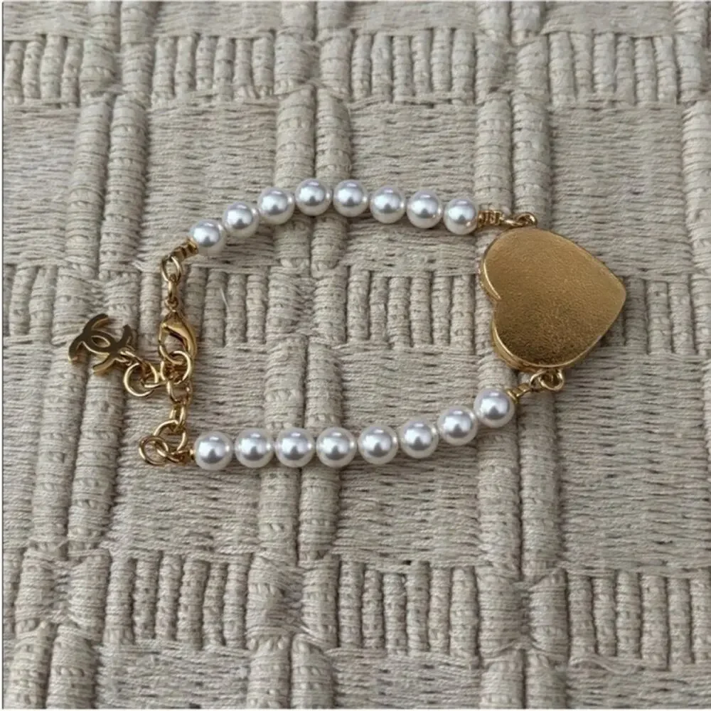 CHANEL Pearl & Denim Blue CC Heart Bracelet - Picture 6 of 13